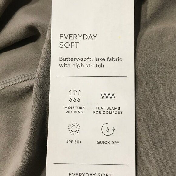 Medium - Womens Soft Ultra High-Rise Bike Shorts 6" - All In Motion - Brown - Picture 6 of 10